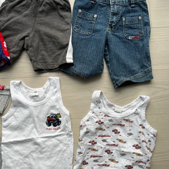 Set of 6 Lot Boy's  Tees & Shorts Various Sizes 3-4 Years Old - Picture 2 of 3